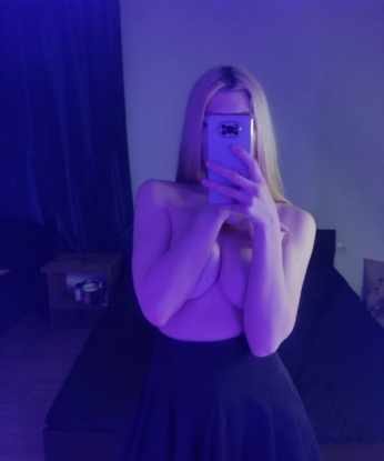 Лариса, 22